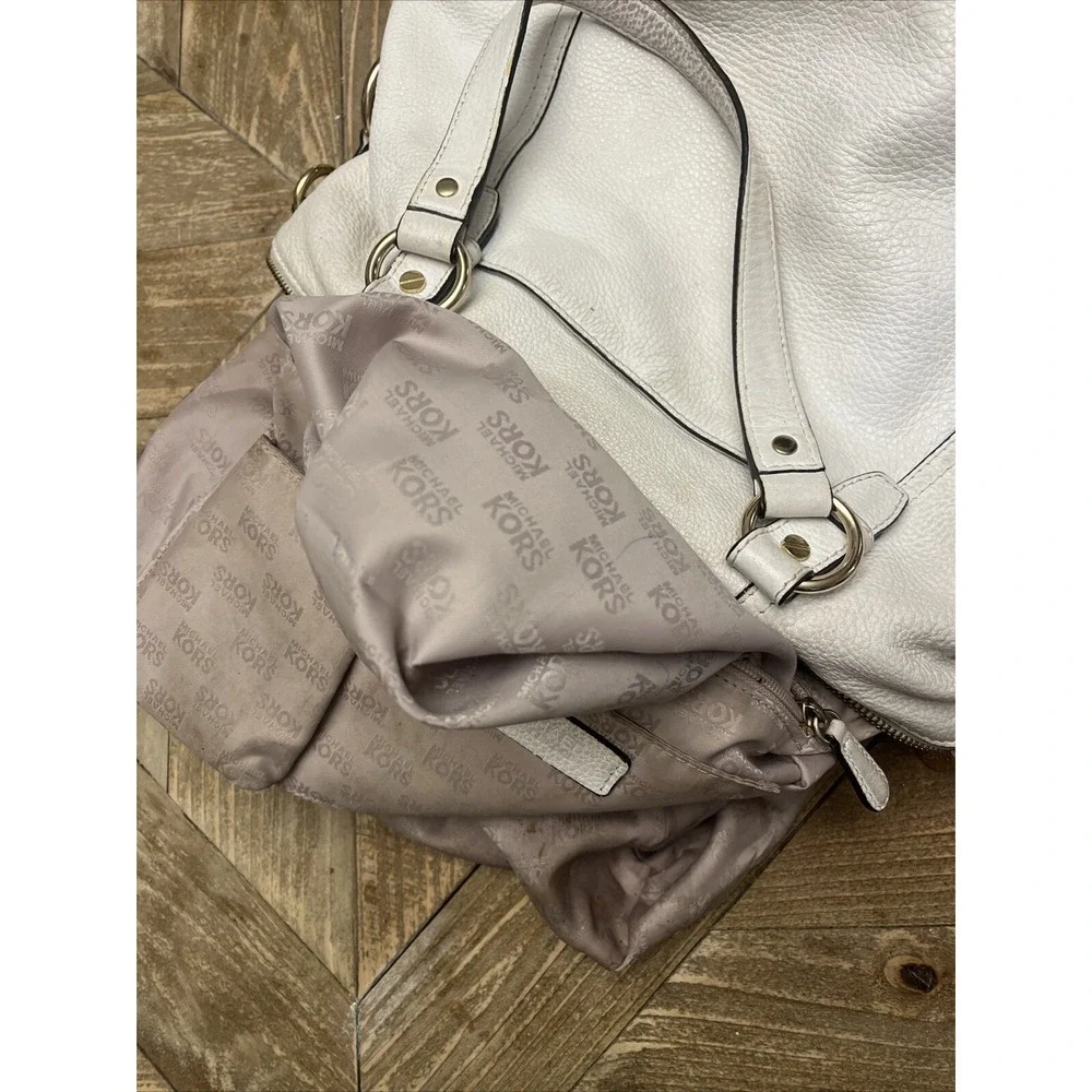 Michael Kors Leather Pebbled White Shoulder Bag Purse - STUNNER! - Picture 14 of 16